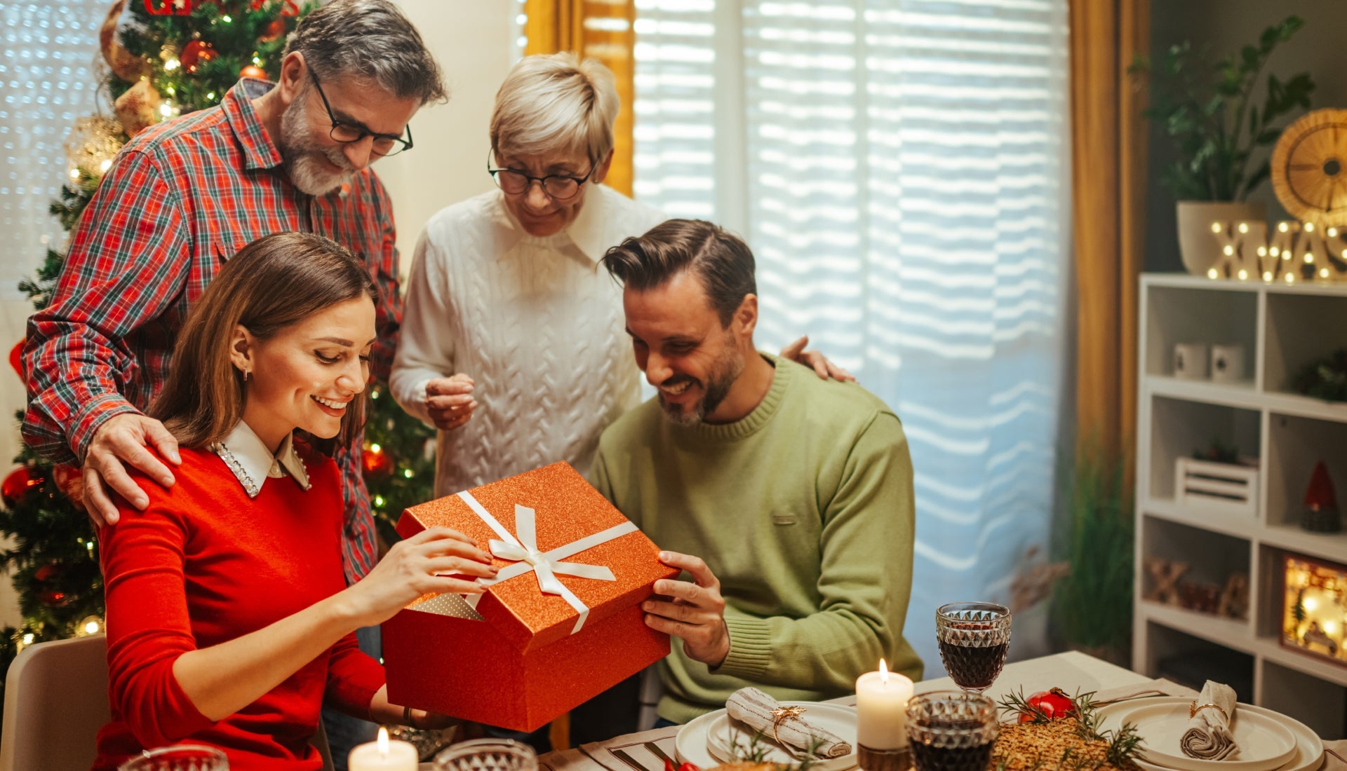 Best OTC Hearing Aids for Seniors This Christmas – Holiday Buying Guide 2025