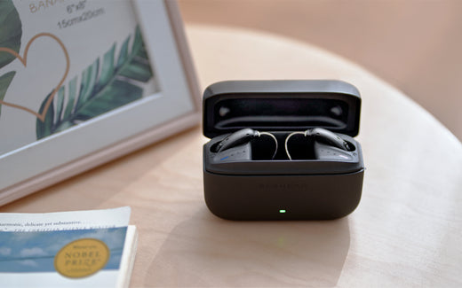 Rechargeable vs. Battery-Powered Headphones: Pros and Cons for Informed Choices